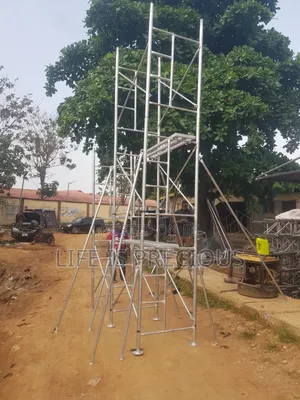 Extendable Ladder Scaffolding