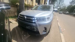 Toyota Highlander 2018 Silver