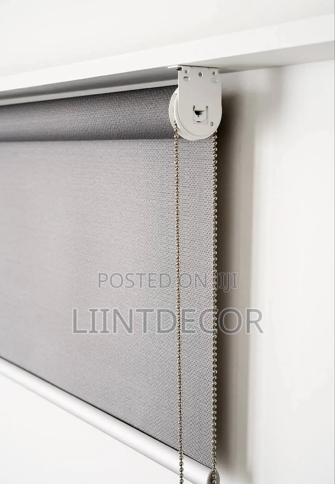 Automated Roller Shade With Remote