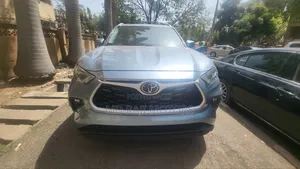 Toyota Highlander 2022 Blue