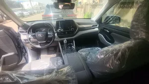 Toyota Highlander 2022 Blue