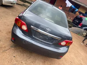 Toyota Camry Base 4dr Sedan (2.5L 4cyl 6M) 2011 Black