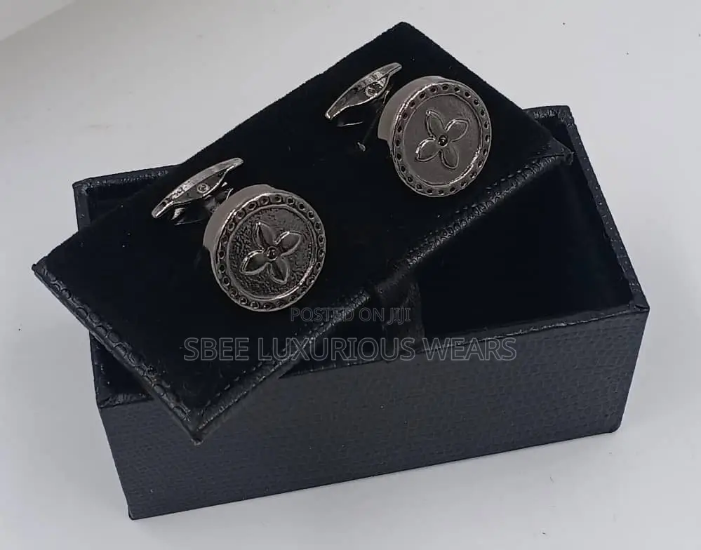 Quality Cufflinks With a Box