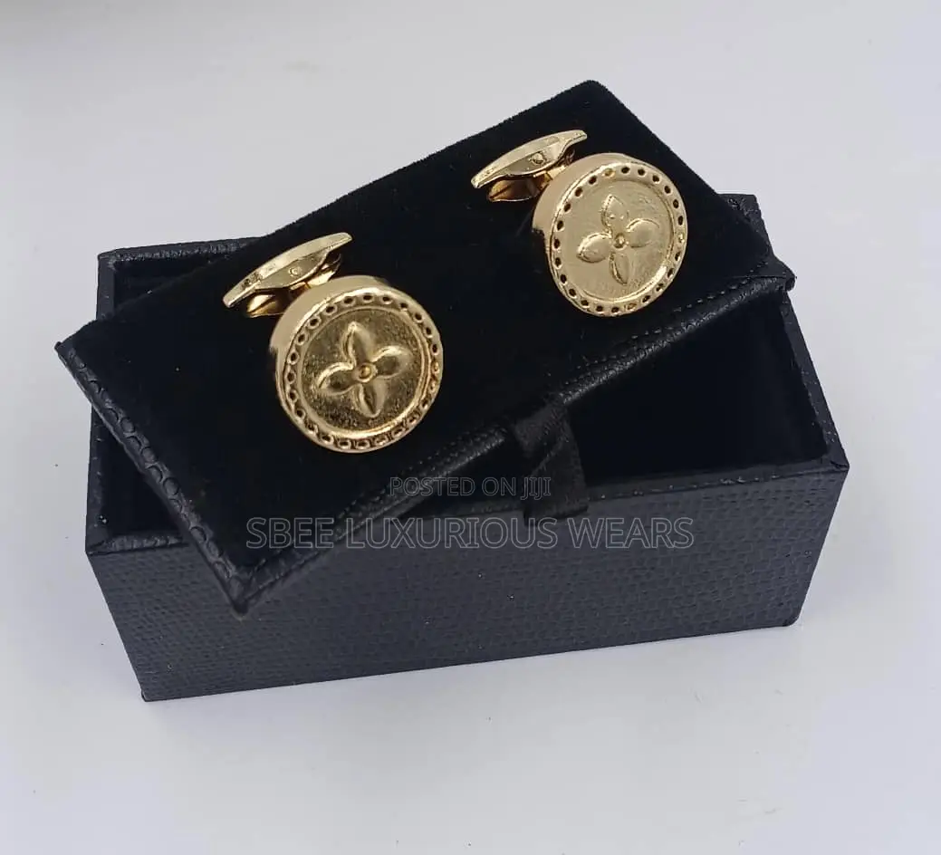 Quality Cufflinks With a Box