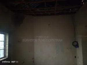 5bdrm Bungalow in Bamgbose Estate, Ikorodu for sale