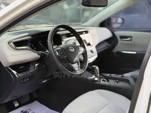 Toyota Avalon XLE Premium 4dr Sedan (3.5L 6cyl 6A) 2014 White