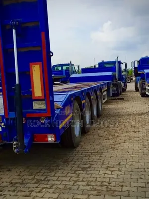 Heavy Lowbed and Flat-Bed Trucks for Rent