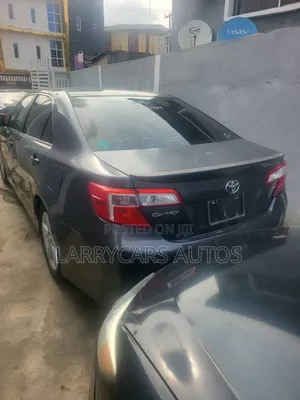 Toyota Camry SE 4dr Sedan (2.5L 4cyl 6A) 2013 Black