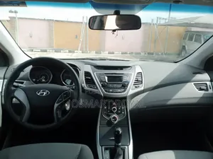 Hyundai Elantra SE Sedan FWD (1.8L 4cyl 6A) 2016 Red
