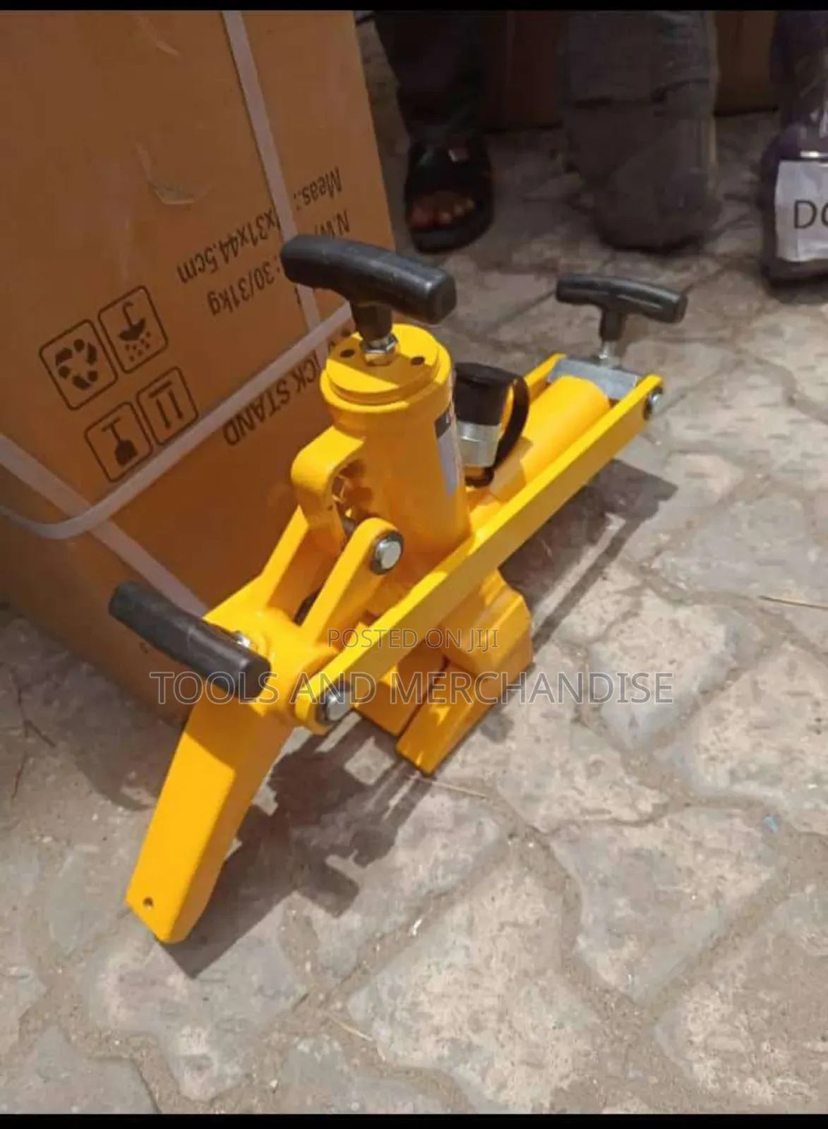 Hydraulic Bead Breaker