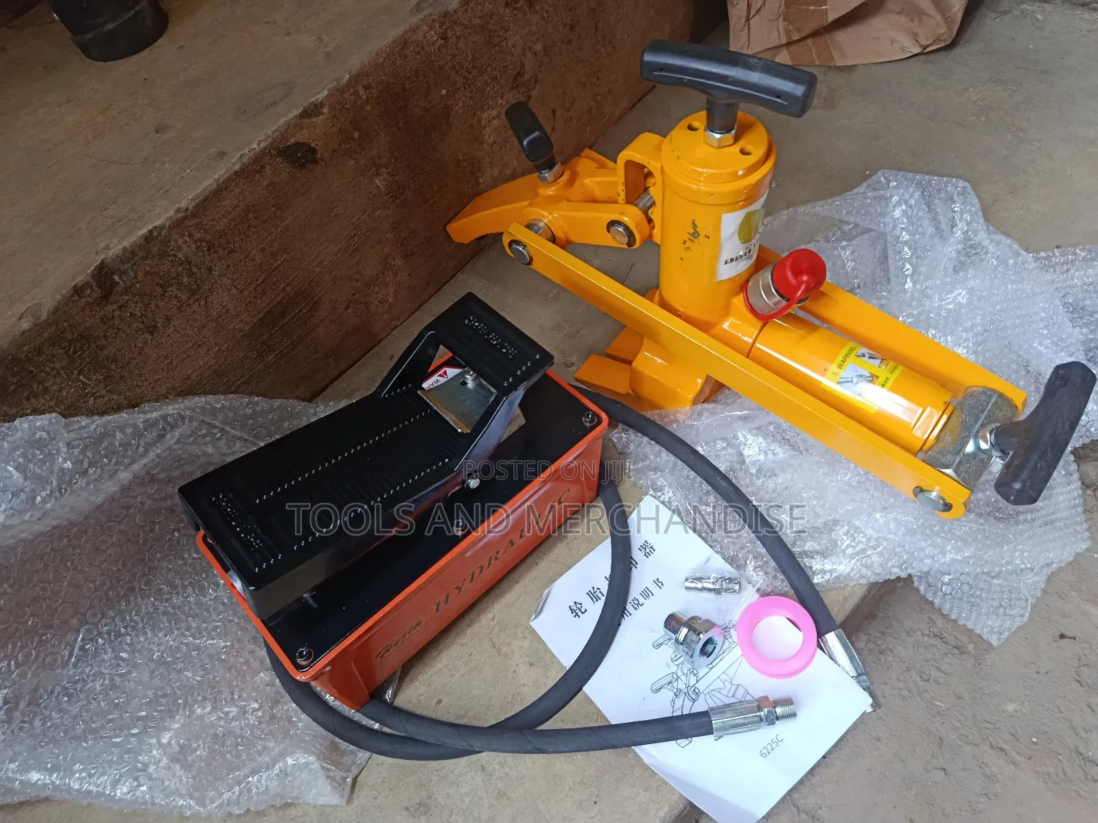 Hydraulic Bead Breaker