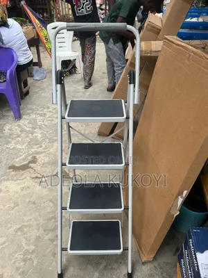 Foldable Heavy Weight Ladder