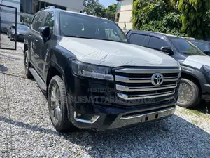 Toyota Land Cruiser 2023 Black