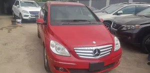 Mercedes-Benz 200 2007 Red