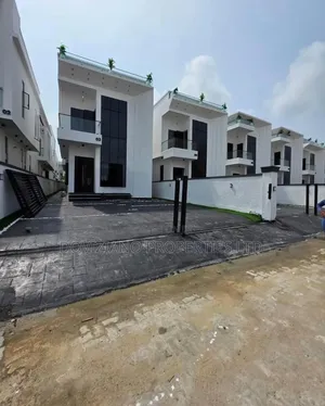5bdrm Duplex in Chevron for sale
