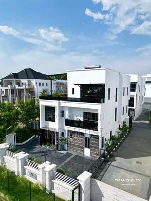5bdrm Duplex in Kado for sale
