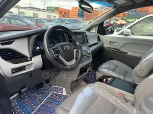 Toyota Sienna 2018 Gray