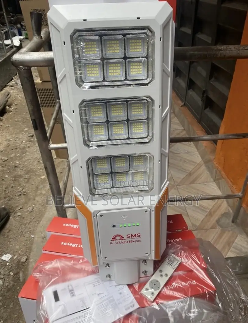 SMS 18 Eyes Solar Street Light