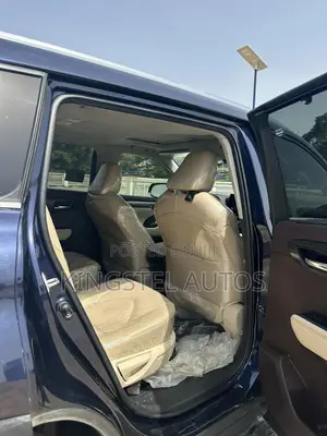 Toyota Highlander Limited 2022 Blue