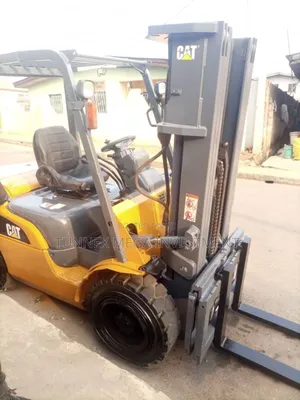 3tons Caterpillar Forklift Dp