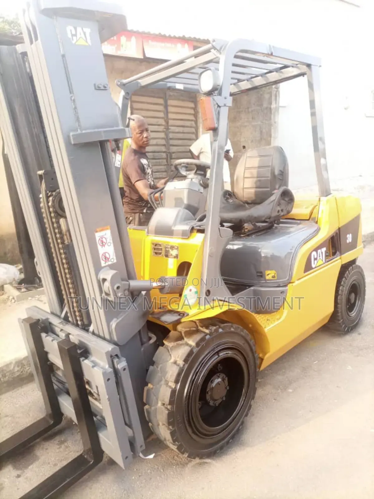 3tons Caterpillar Forklift Dp