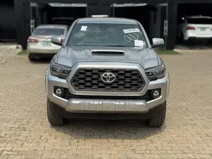 Toyota Tacoma SR5 Double Cab 6' Bed AT 2024 Silver