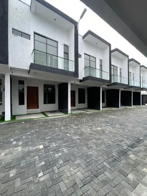 3bdrm Duplex in Ikota Lekki Lagos for rent