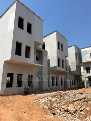 4bdrm Duplex in Life Camp for sale