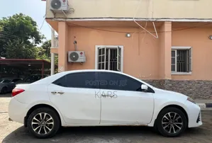 Toyota Corolla 2018 White