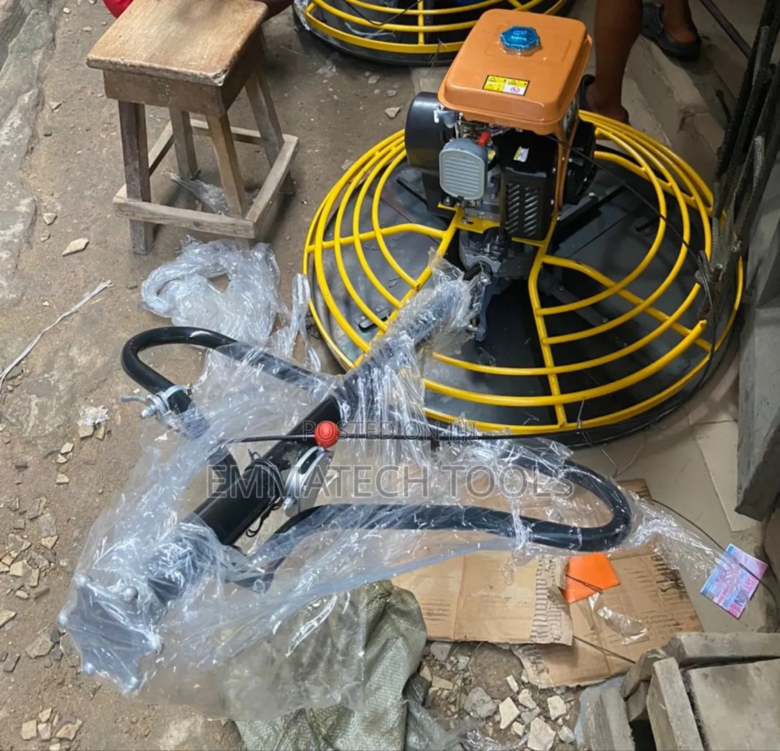 Comox Power Trowel Machine
