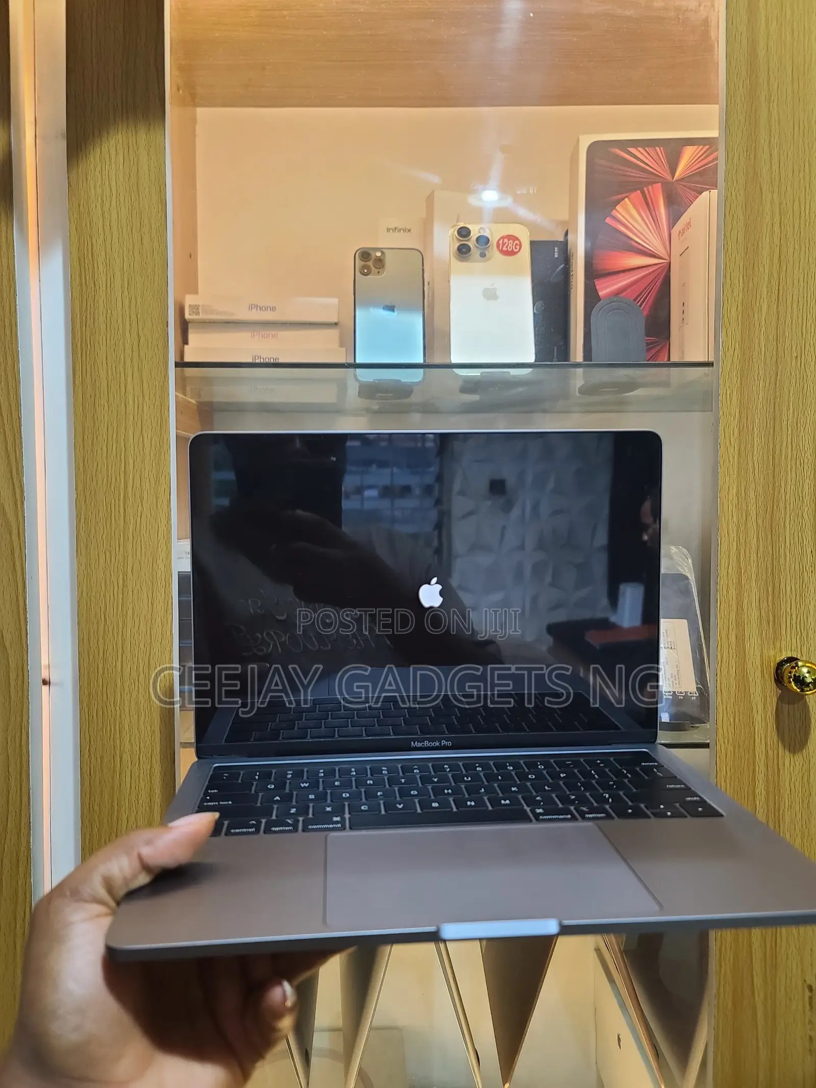 Laptop Apple MacBook Pro 2019 16GB Intel Core I5 SSD 1T