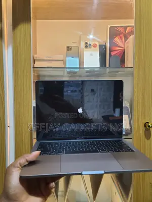 Laptop Apple MacBook Pro 2019 16GB Intel Core I5 SSD 1T