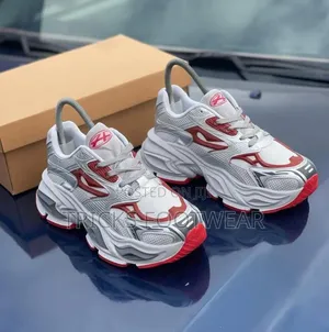 Balenciaga Omaet Sneakers – Brand New / Original