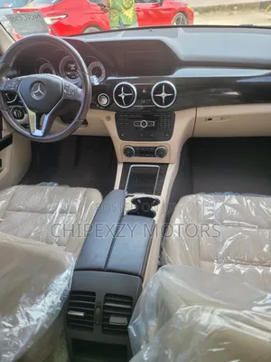 Mercedes-Benz GLK-Class Base GLK 350 4dr AWD 4MATIC (3.5L 6cyl 7A) 2015