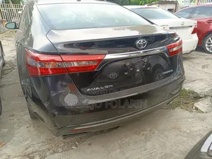 Toyota Avalon Touring FWD Sedan (3.6L 6cyl 6A) 2016 Black