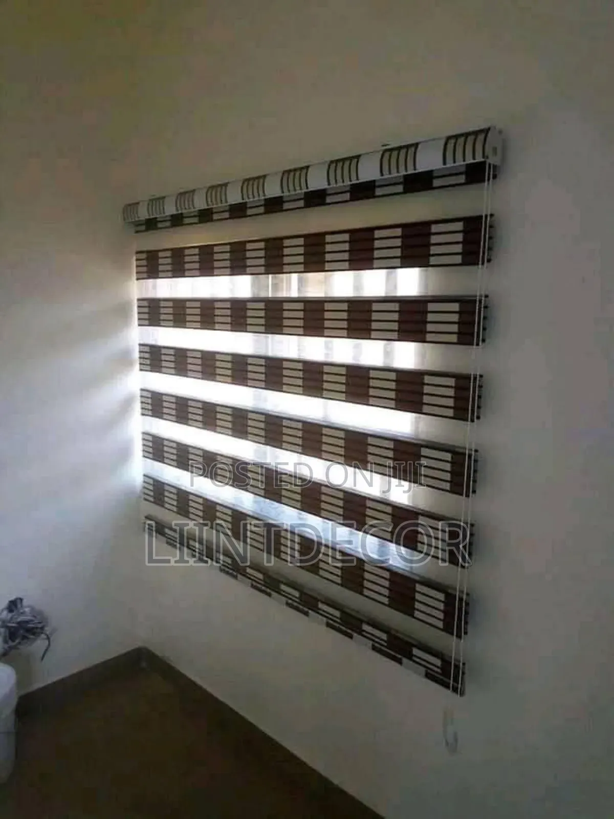 Mature Pattern Day and Night Window Blinds
