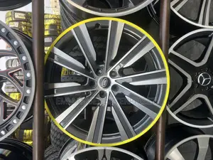 22 Inches Alloyed Wheels