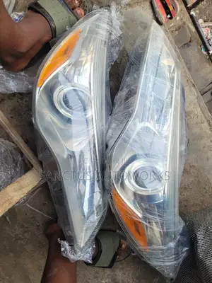 Headlight Toyota Camry 2015