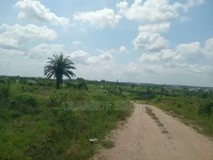 2.8m/Plot (4acre)