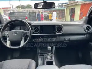 Toyota Tacoma 4dr Double Cab 2016 Silver