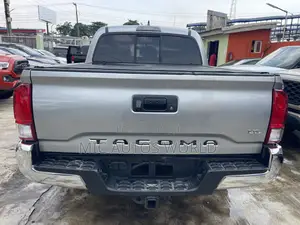 Toyota Tacoma 4dr Double Cab 2016 Silver
