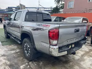 Toyota Tacoma 4dr Double Cab 2016 Silver