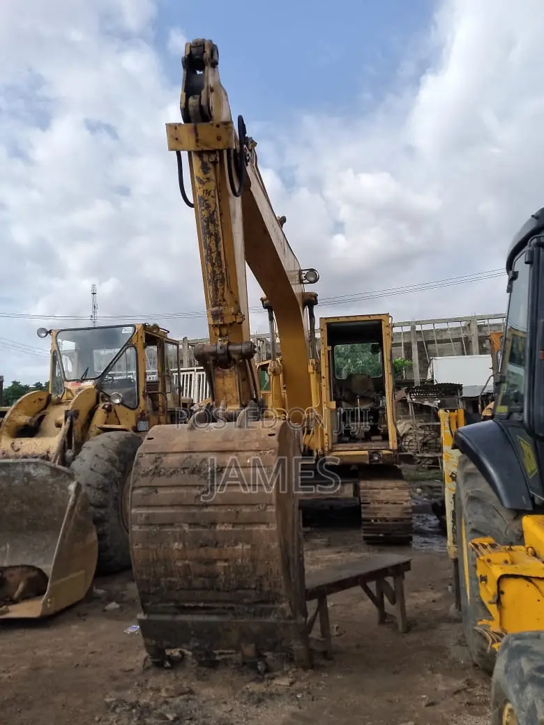 215 Excavator Available for Hire