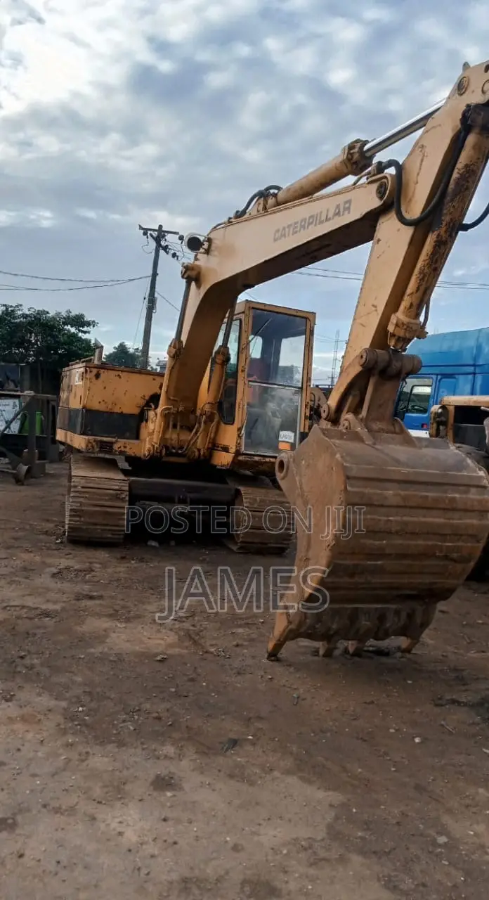 215 Excavator Available for Hire