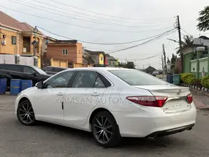 Toyota Camry XSE 4dr Sedan (3.5L 6cyl 6A) 2015 White
