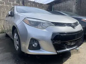 Toyota Corolla LE Plus 4dr Sedan (1.8L 4cyl CVT) 2015 Silver