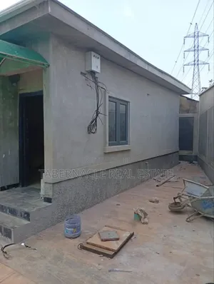 1bdrm Bungalow in Benson Garage, for rent