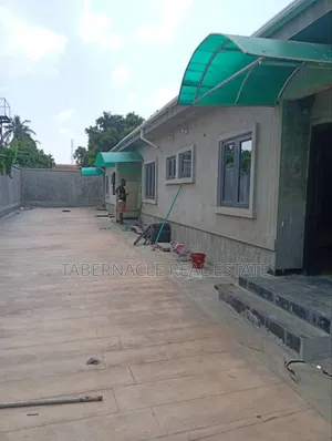 1bdrm Bungalow in Benson Garage, for rent