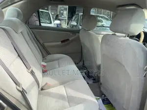 Toyota Corolla LE 2007 Gold