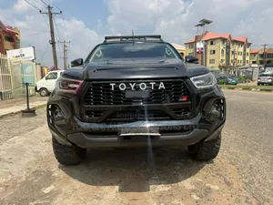 Toyota Hilux 2020 Black